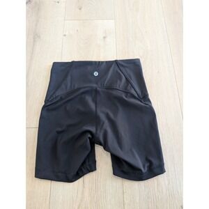 Women's Lululemon Black Train Times Short 6" ~ Size 4